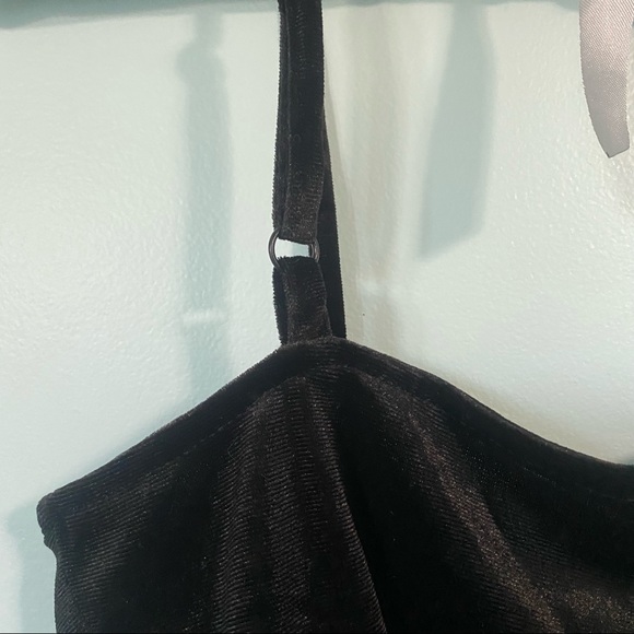 3 for $30 NWT H&M Velour Corset Style Top - Picture 12 of 15